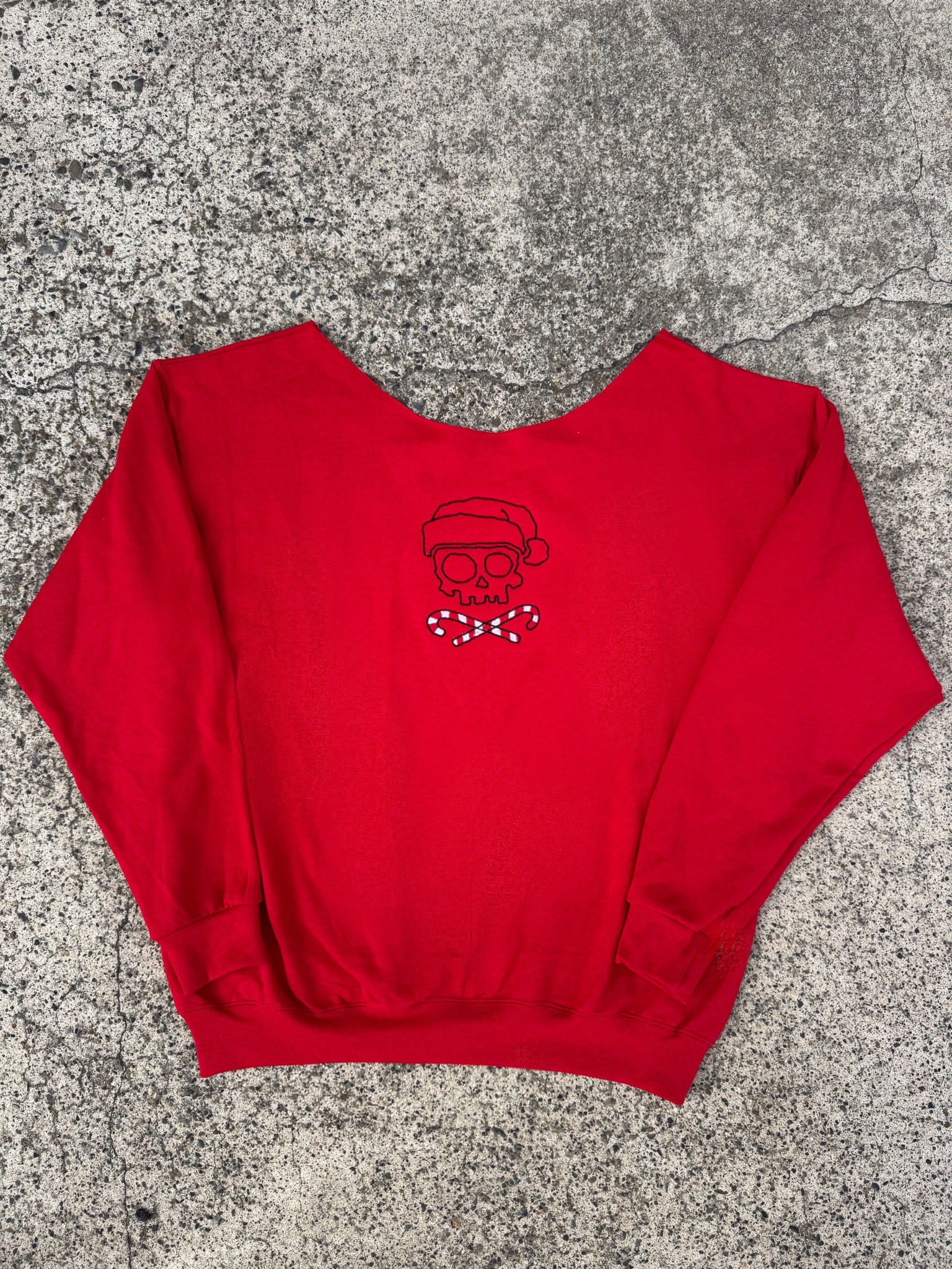 HOLIDAY SKULL Embroidered Crewneck