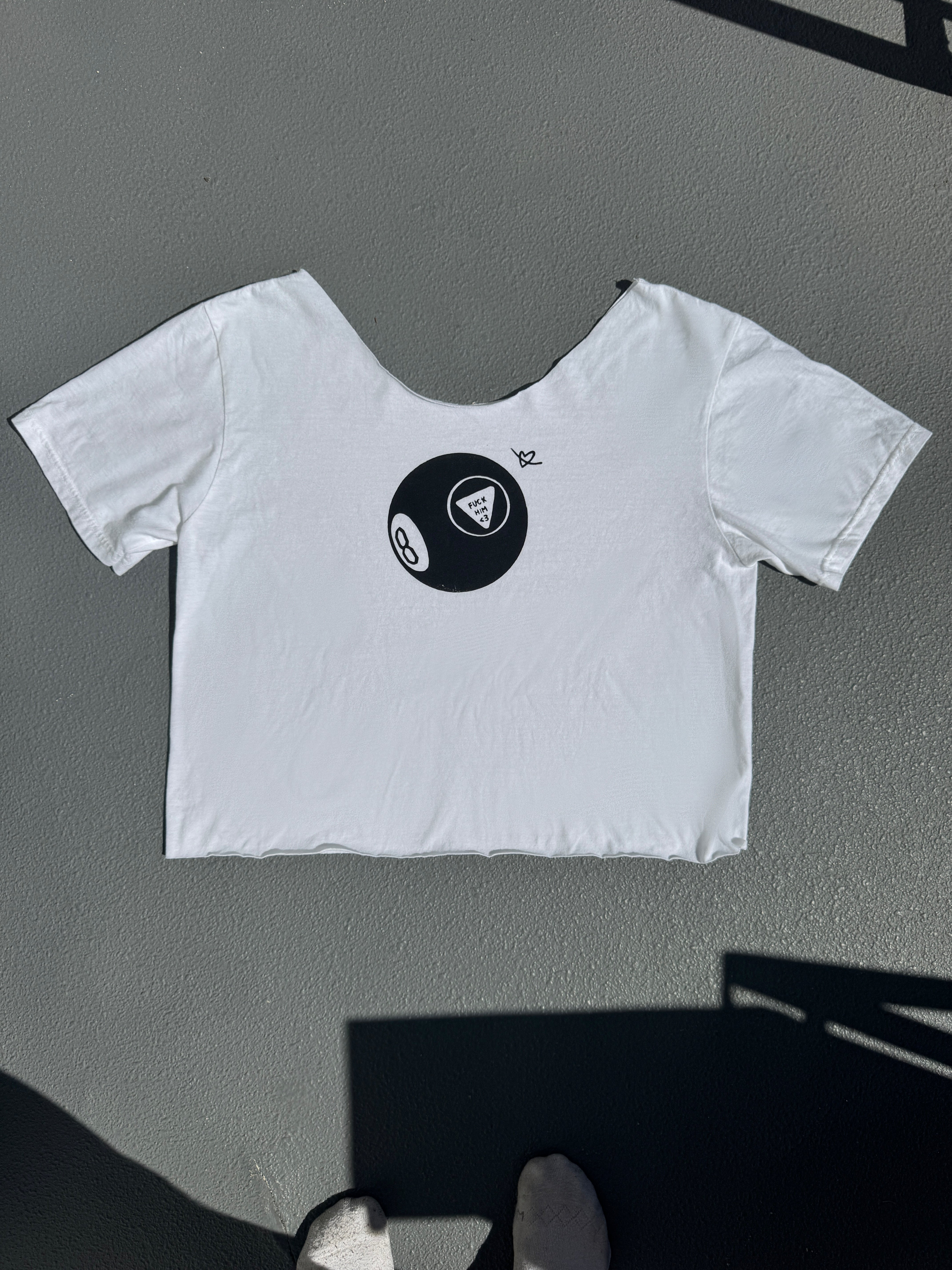 magic 8-ball chopped tee