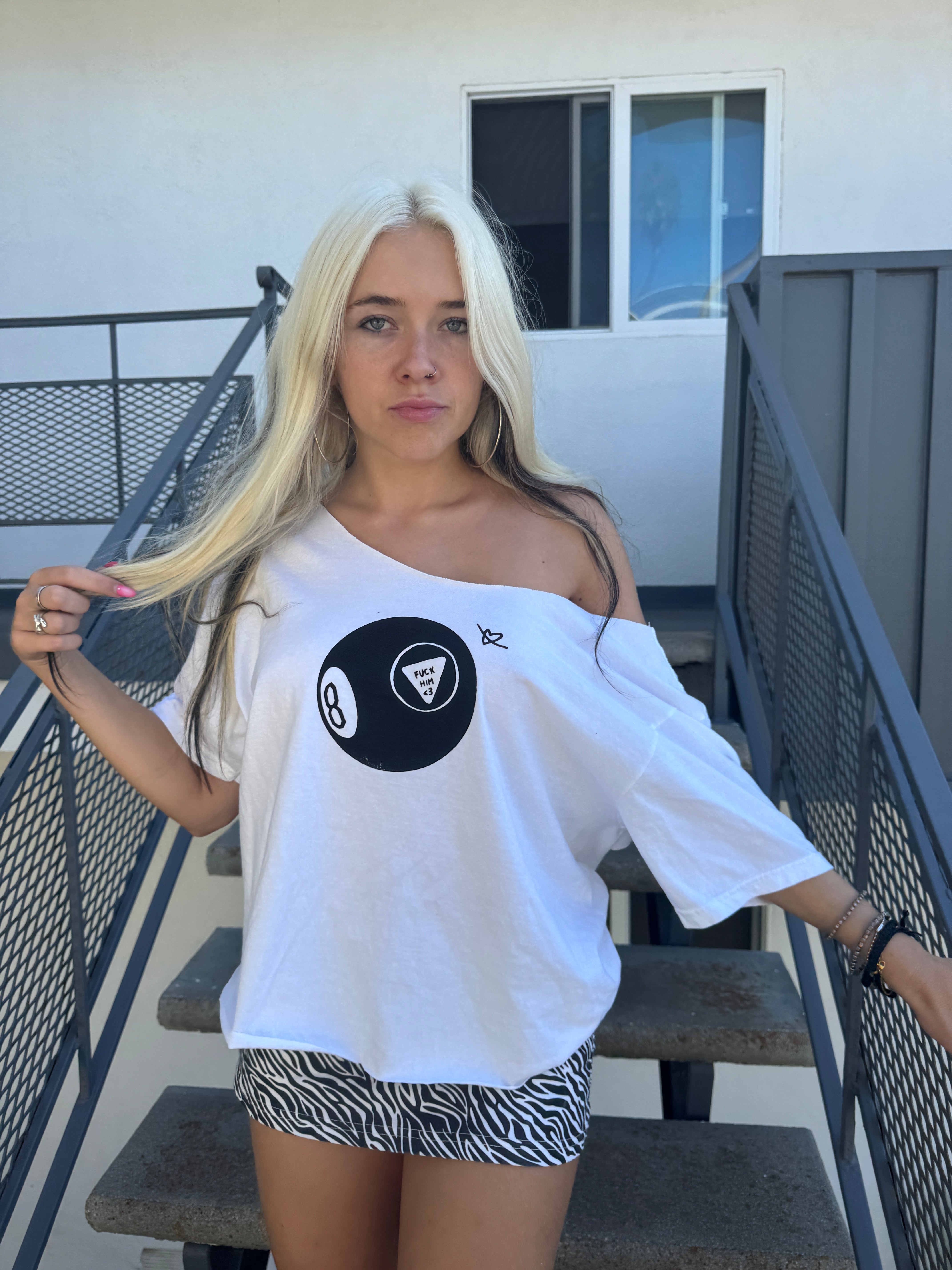 magic 8-ball chopped tee