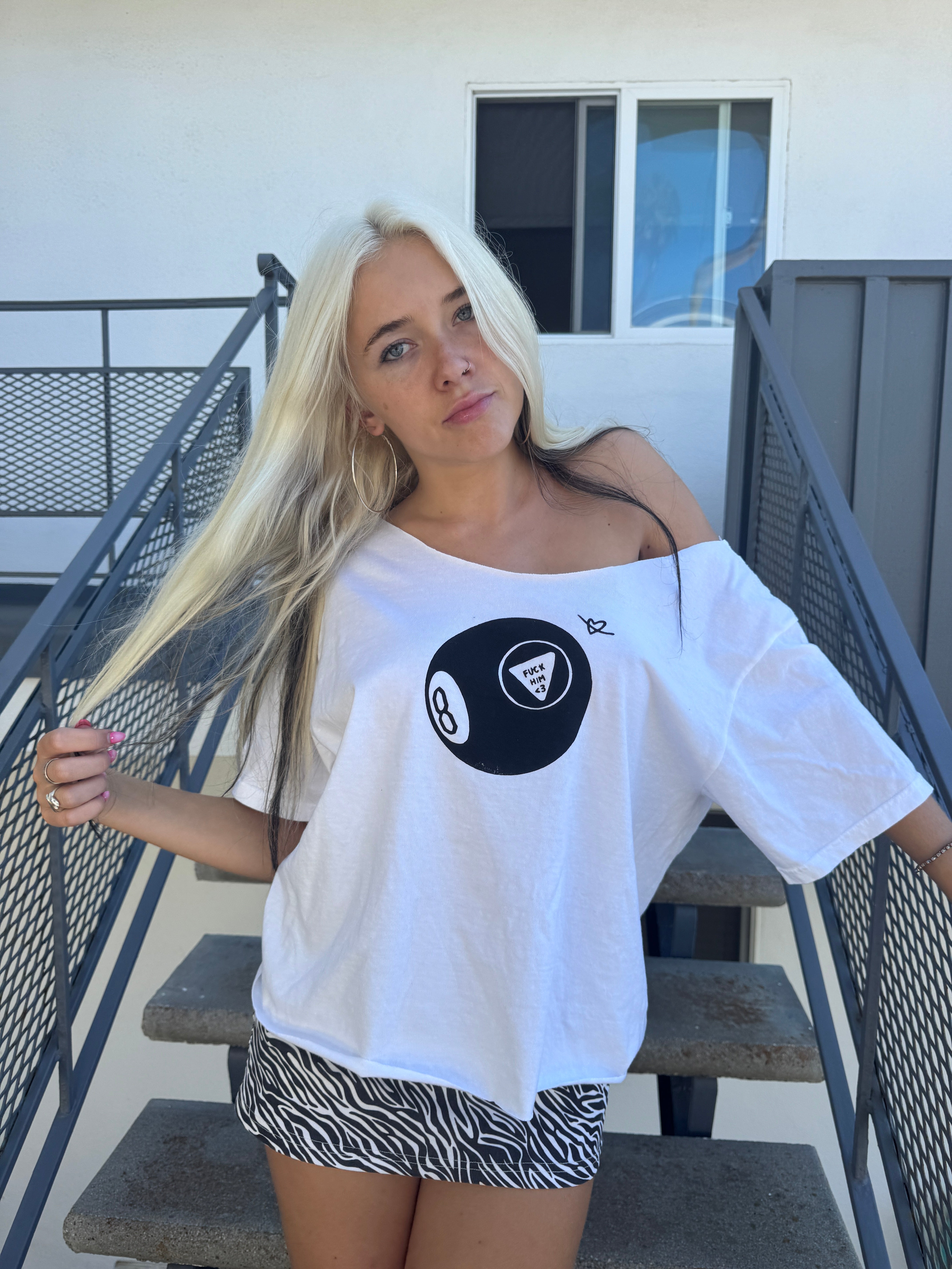 magic 8-ball chopped tee