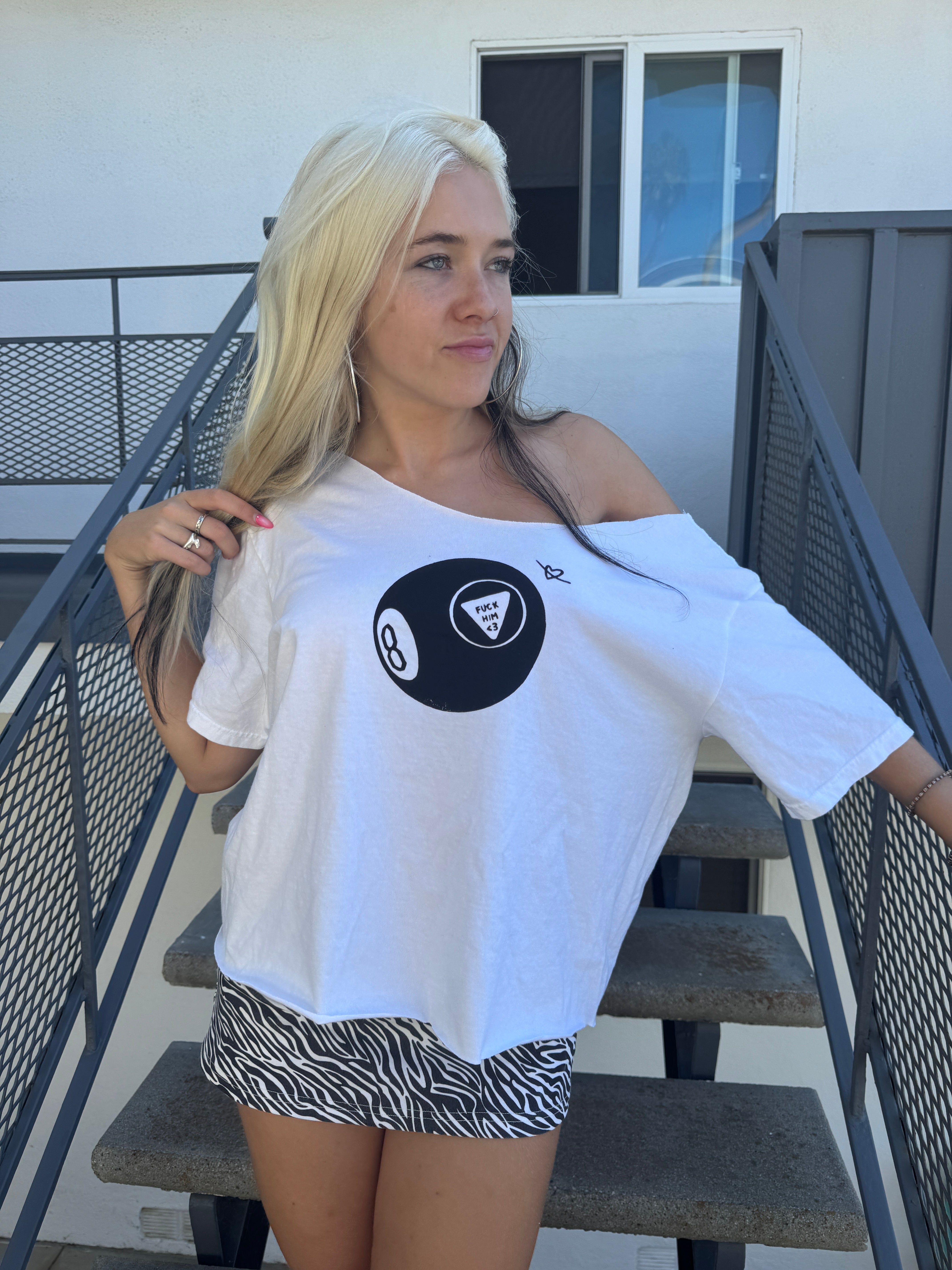 magic 8-ball chopped tee