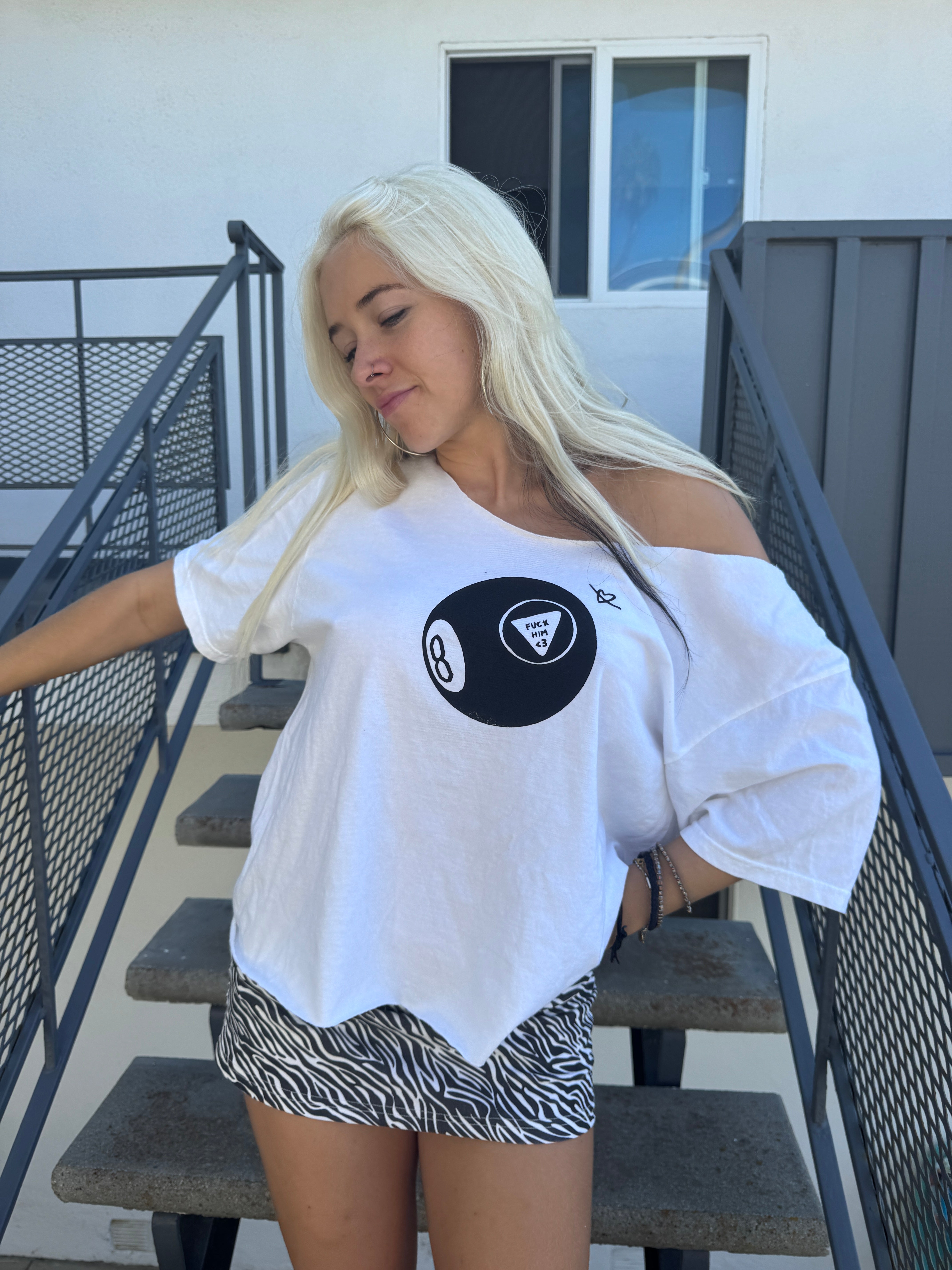 magic 8-ball chopped tee