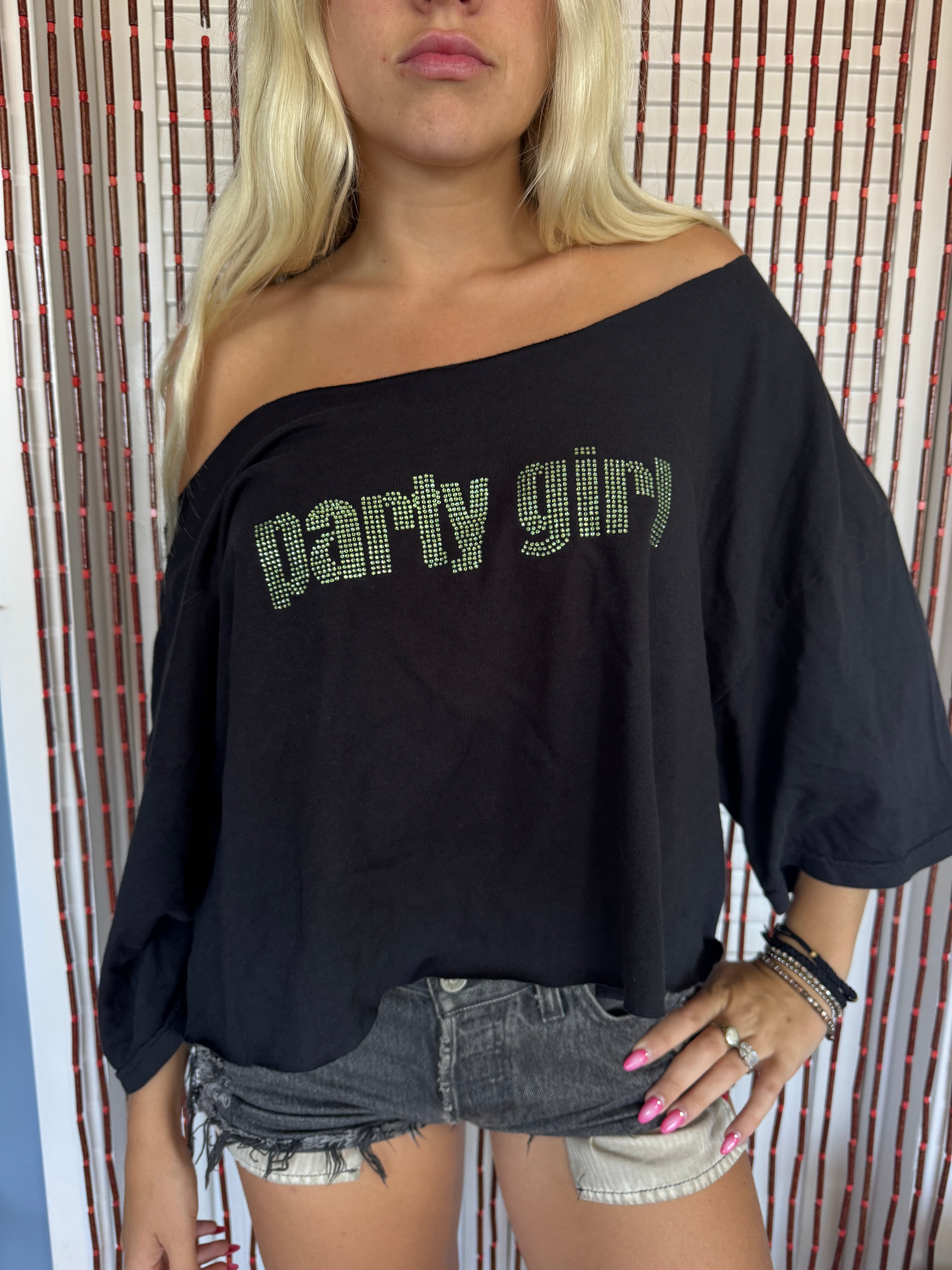 PARTY GIRL Chopped Tee