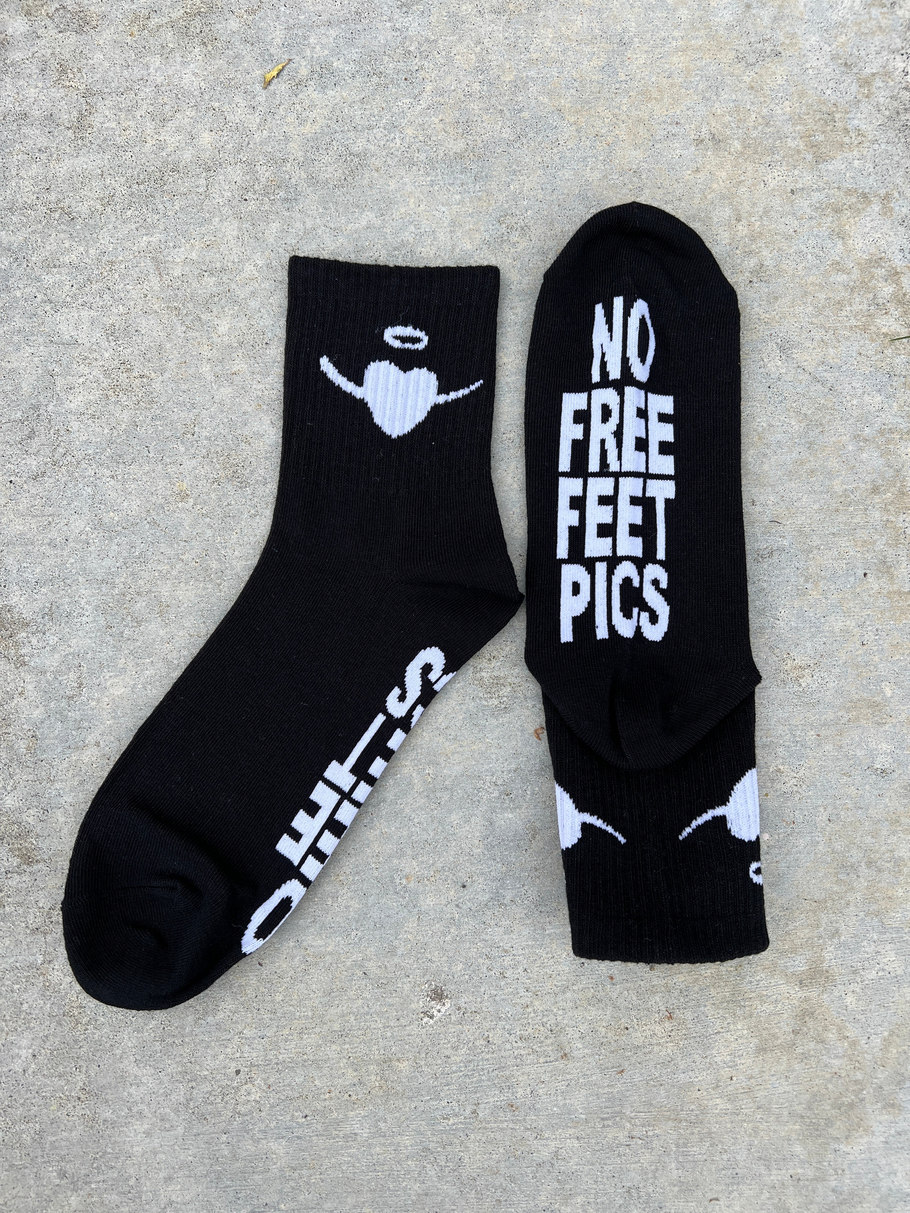 5 LEFT - Black NO FREE FEET PICS Logo Socks